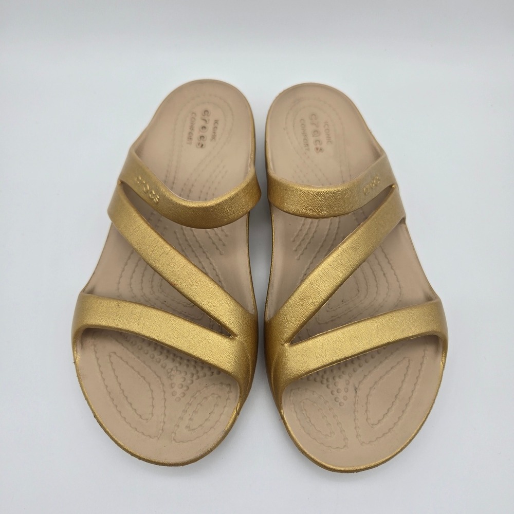 Crocs Swiftwater Sandal Women 6 Gold Metallic Strappy Slip On Summer Casual Boho